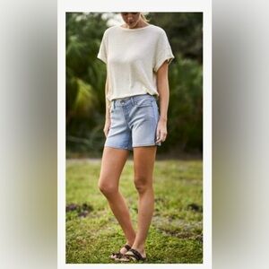 Cabela’s Natural Reflections 5-Pocket Denim Shorts. Size 4.